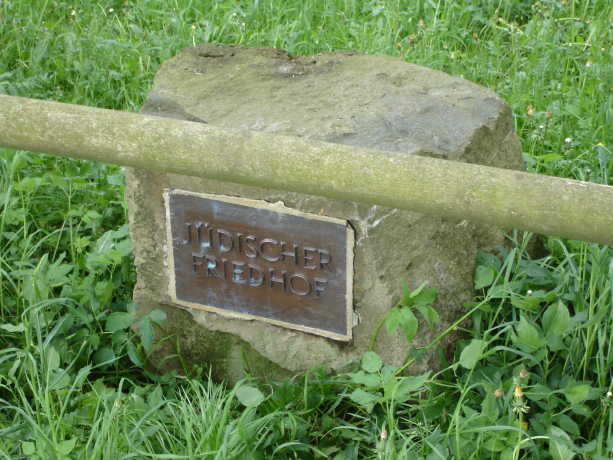 Gedenkstein des jüdischer Friedhofs am Schwarzenberg